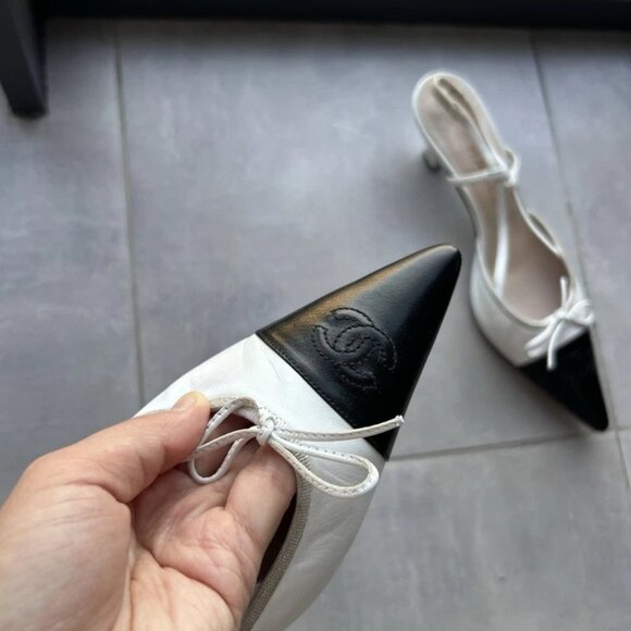 Vtg RARE CHANEL Black White Leather Slingback Mule Heels - Picture 5 of 9